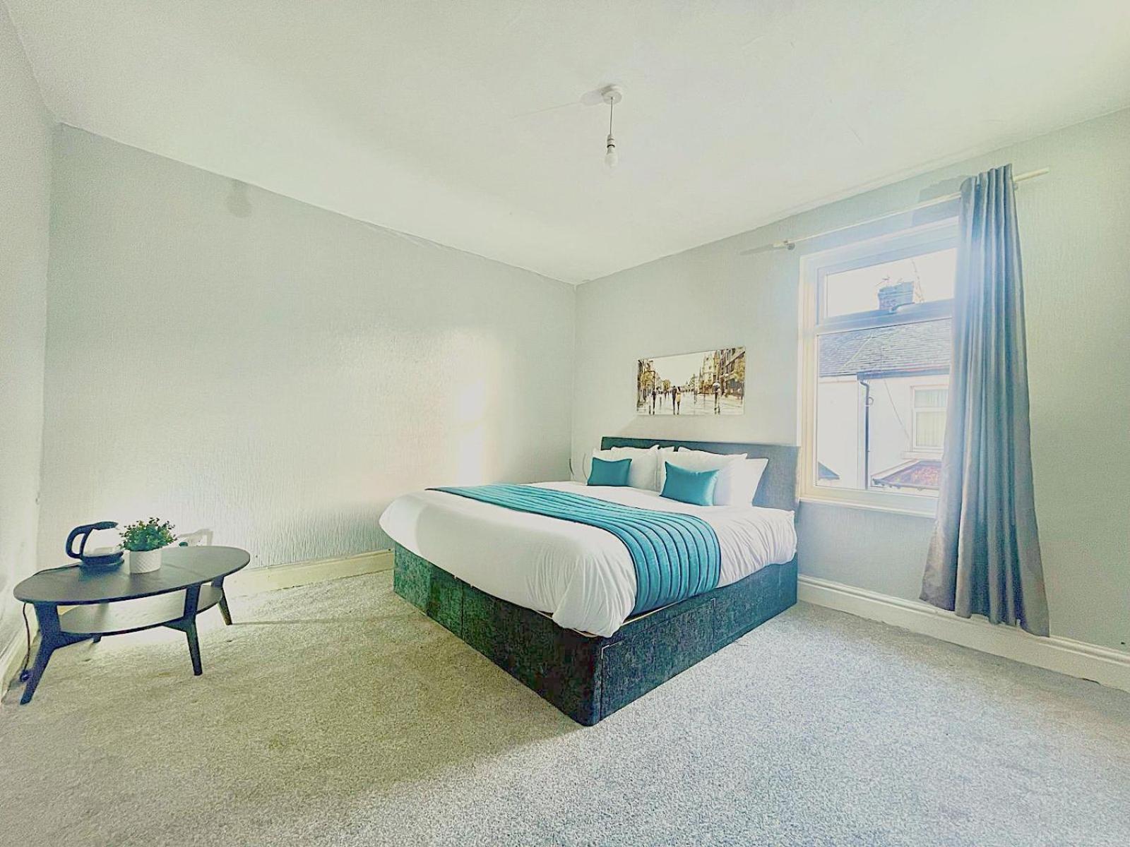 Blackpool - Seaside Villa Room photo