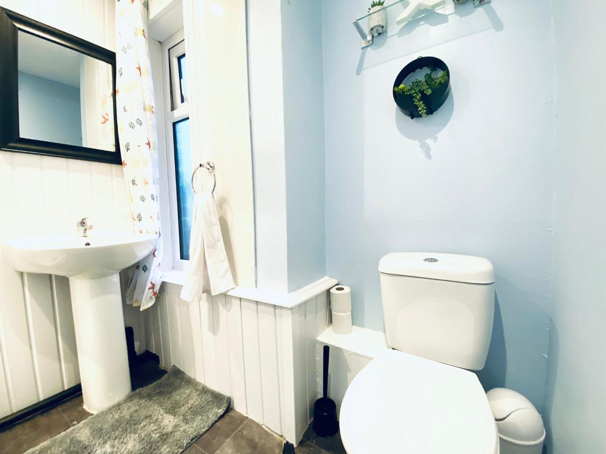 Blackpool - Seaside Villa Room photo