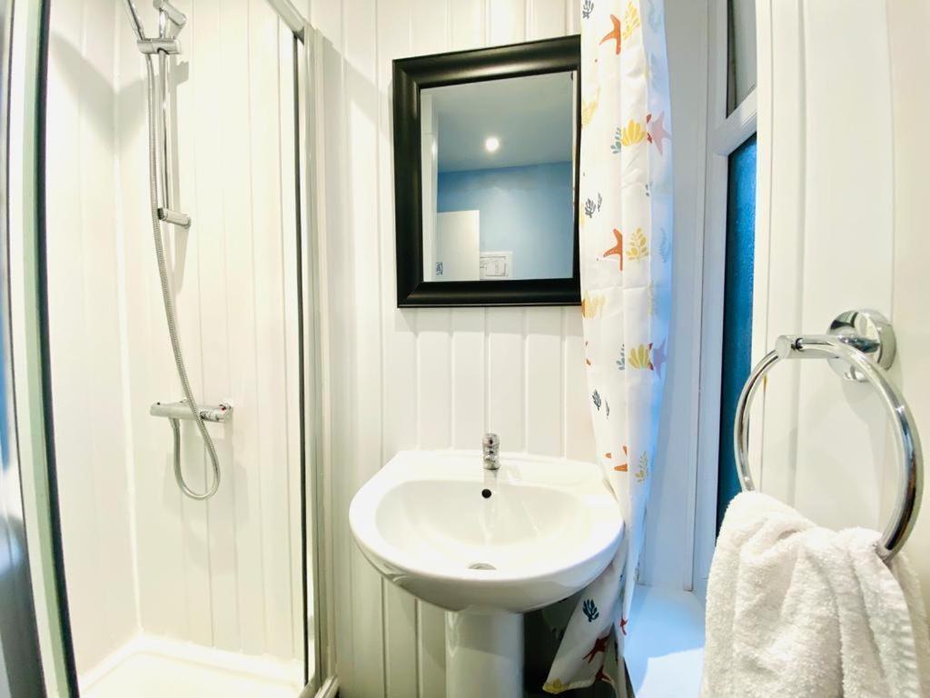 Blackpool - Seaside Villa Room photo